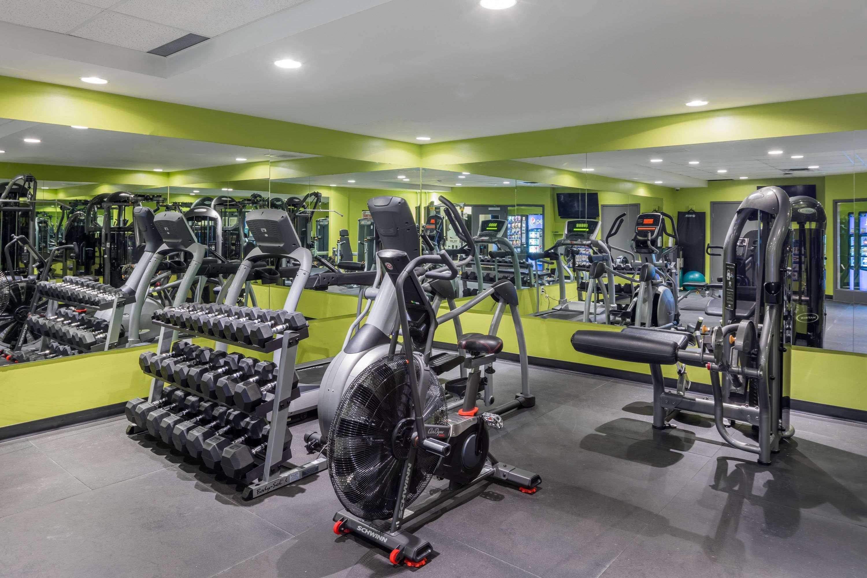Super 8 By Wyndham Winnipeg West Bagian luar foto