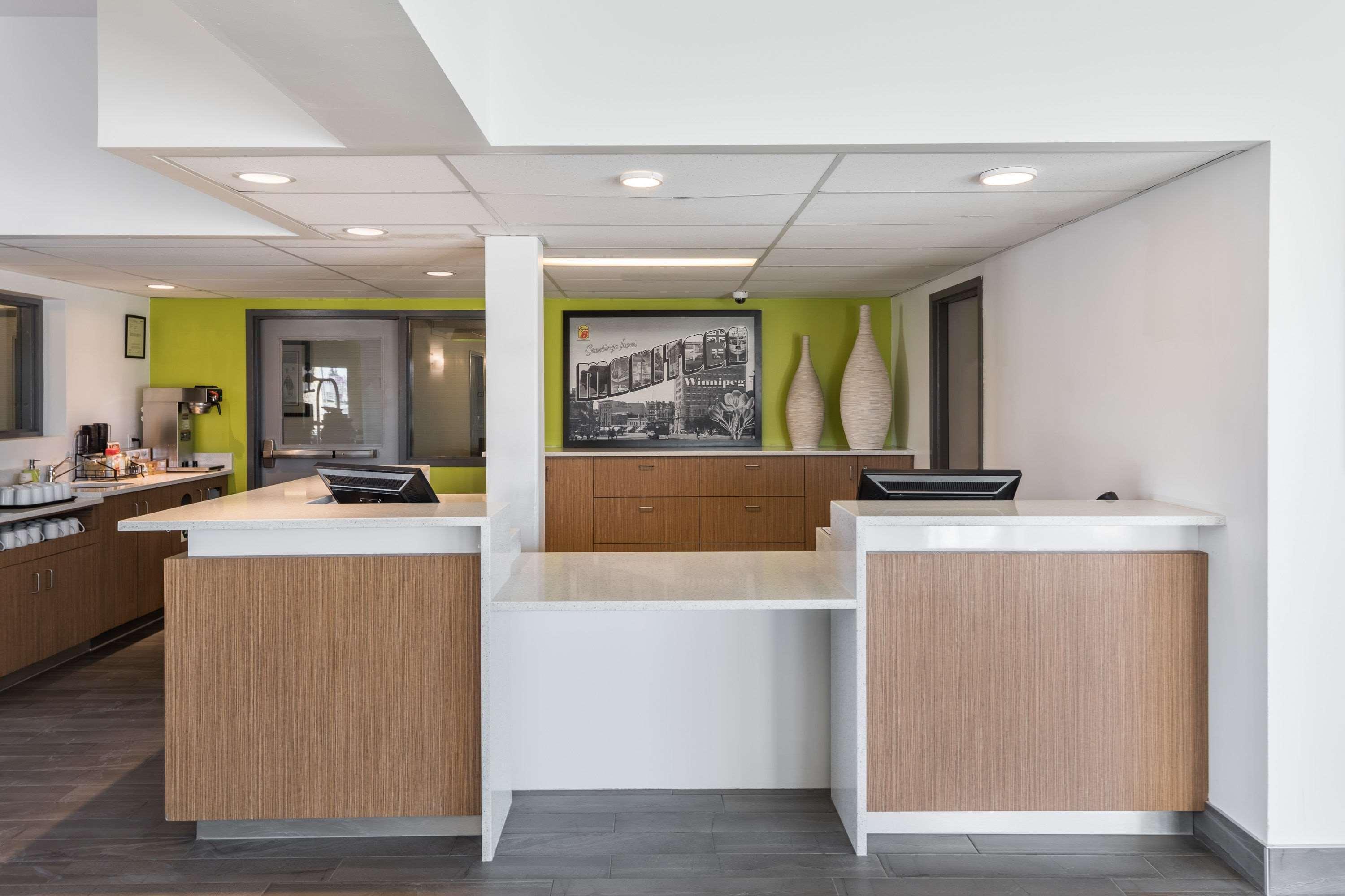 Super 8 By Wyndham Winnipeg West Bagian luar foto