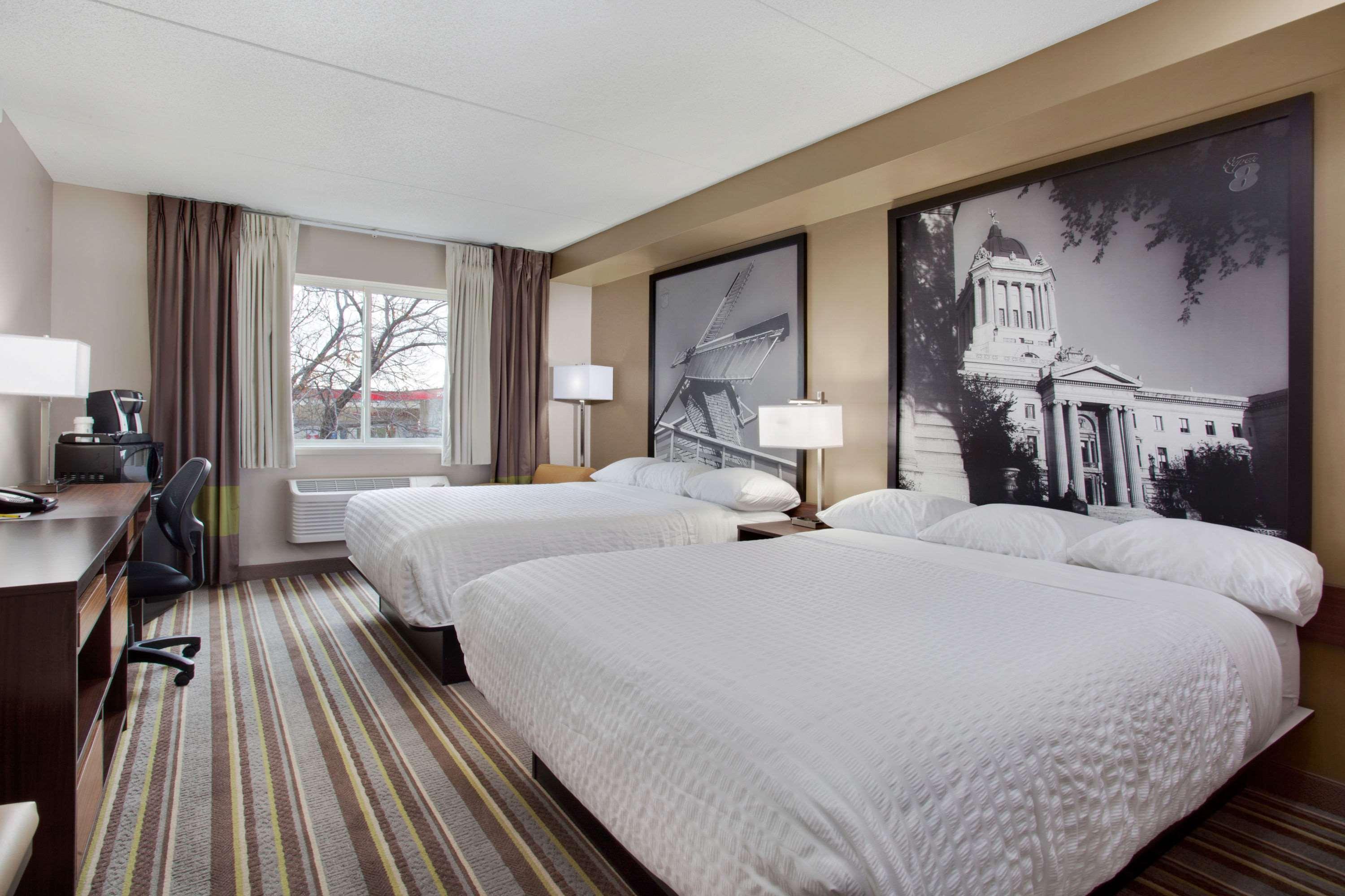 Super 8 By Wyndham Winnipeg West Bagian luar foto