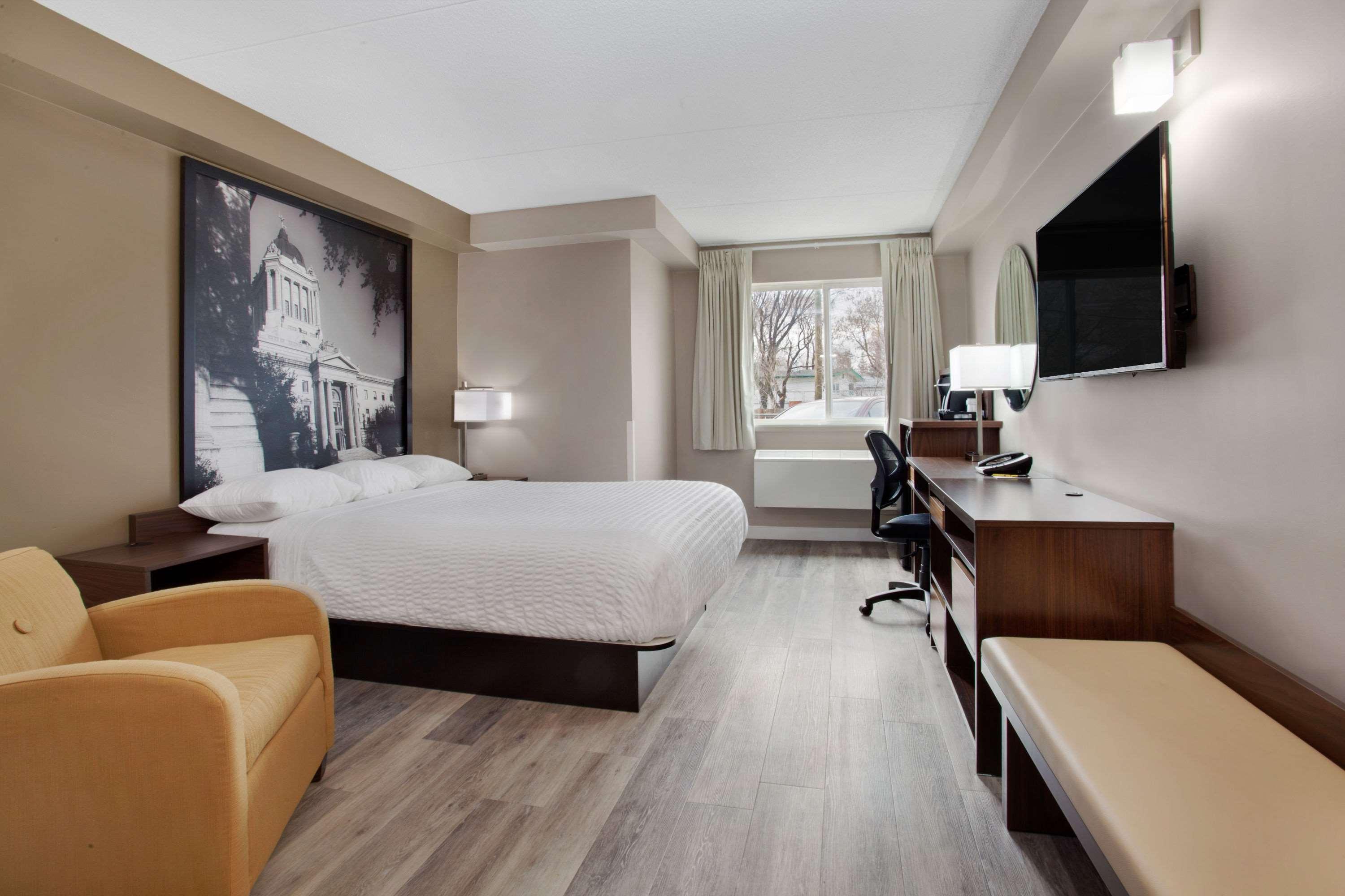 Super 8 By Wyndham Winnipeg West Bagian luar foto