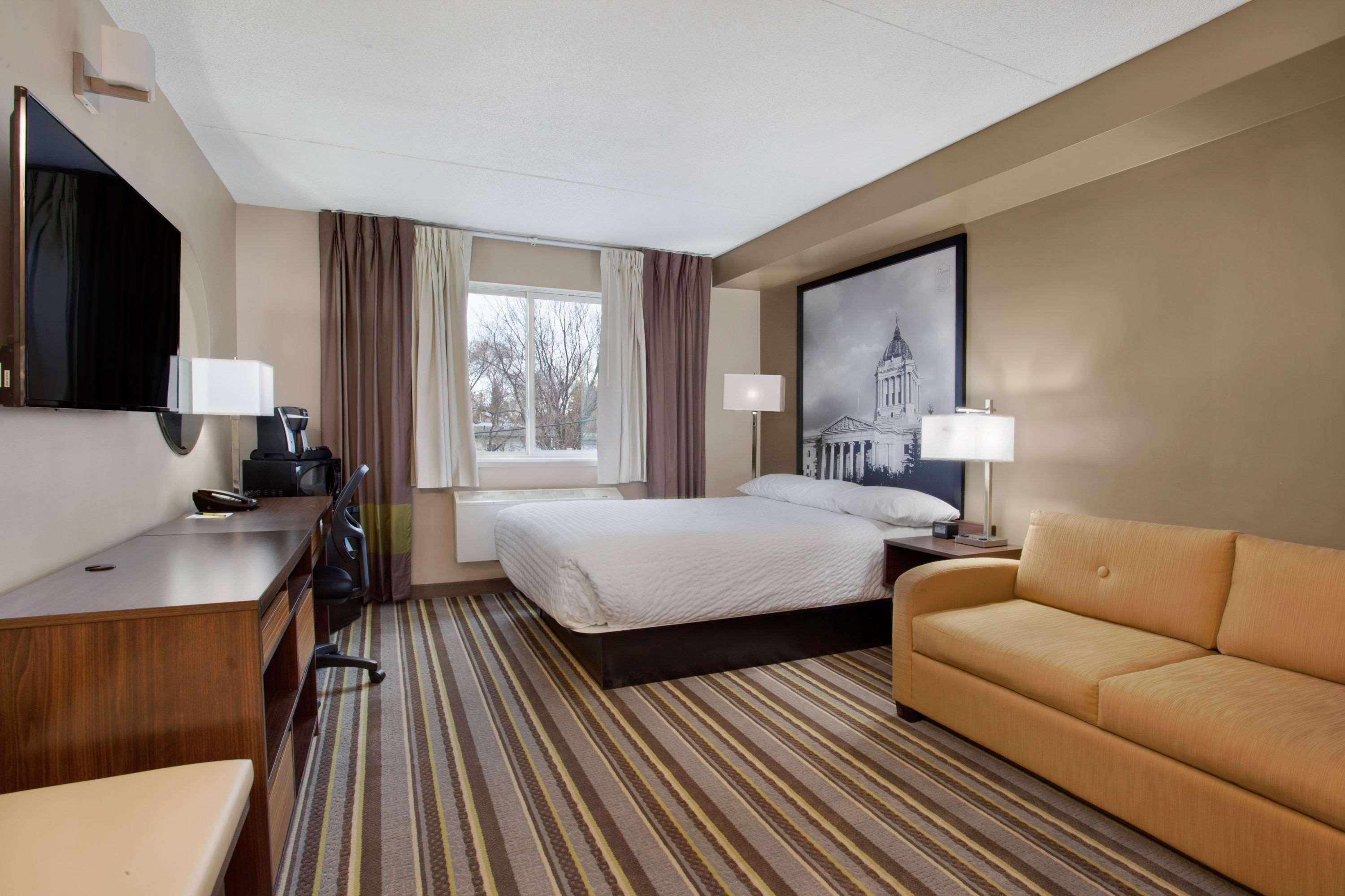 Super 8 By Wyndham Winnipeg West Bagian luar foto