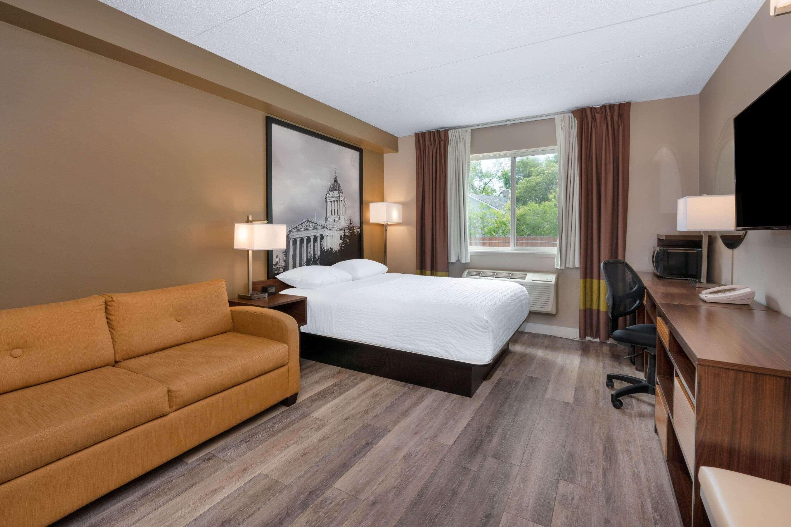 Super 8 By Wyndham Winnipeg West Bagian luar foto