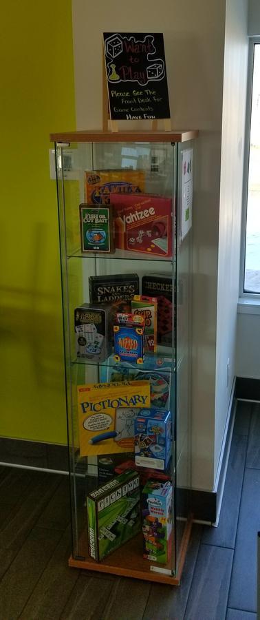 Super 8 By Wyndham Winnipeg West Bagian luar foto